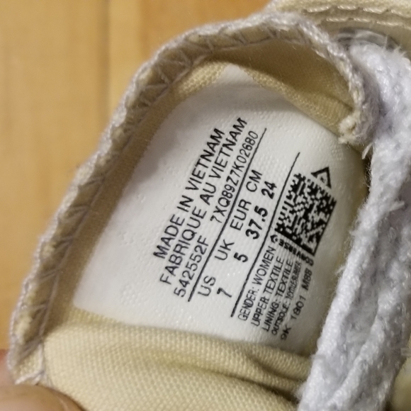 Converse shoes - Picture 6 of 8